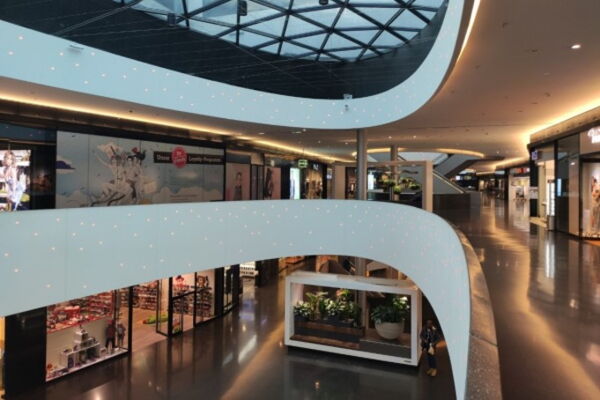 Bild einer Innenansicht des Einkaufcenter Sihlcity in Zürich